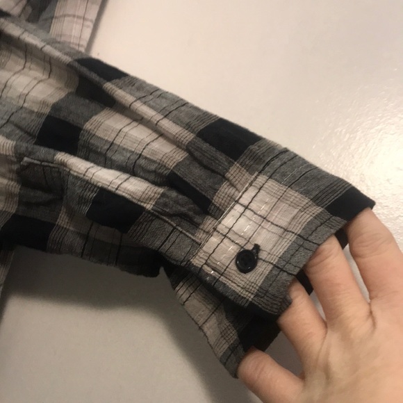 Plaid Lightweight Flannel Style Shirt - Picture 2 of 8